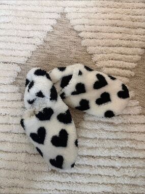 Black & White Heart Fuzzy Slippers